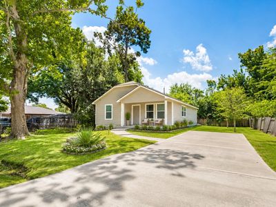5824 Glen Lee Dr