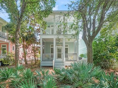 146 Parkshore Dr