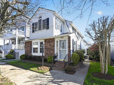 15 N Douglas Ave