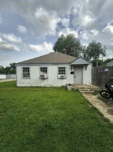 2001 NW Dallas St