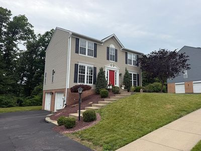 Property at 1065 Whispering Woods Dr, Coraopolis, PA