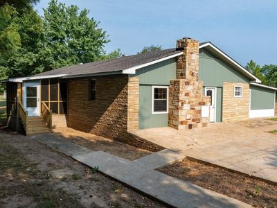 55 Hall Dr