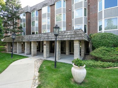 2600 Windsor Mall APT 2B