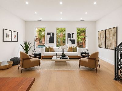 42 W 128th St