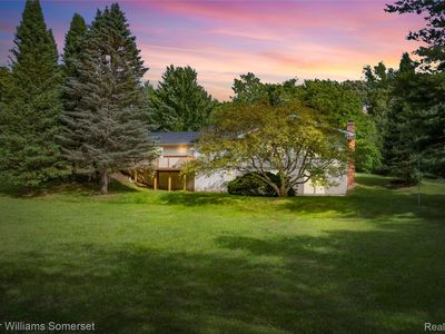 2344 Rochester Rd