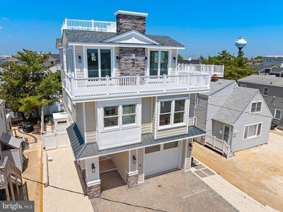 9708 Beach Ave