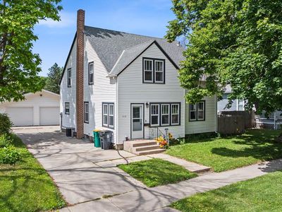 312 S 6th St