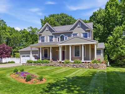 27 Boulder Dr