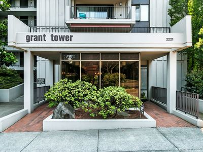 2221 SW 1st Ave APT 222