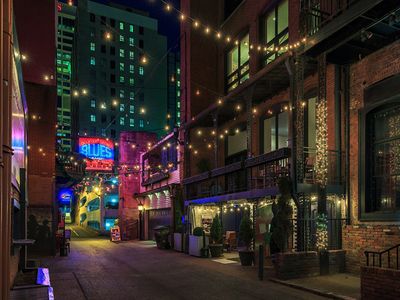 211 Printers Aly N FLOOR 6