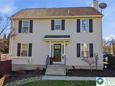 Property at 955 Ramblewood Ln, Freemansburg, PA