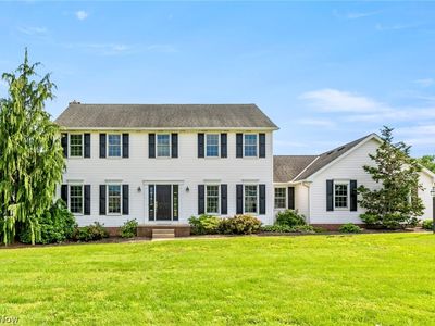 906 Southmoor Cir NE