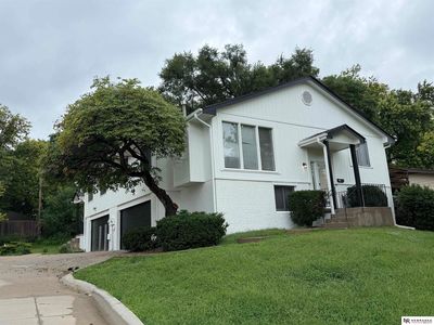 2133-2135 S 46th Ave