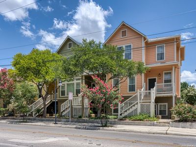 400 E Guenther Street #1102
