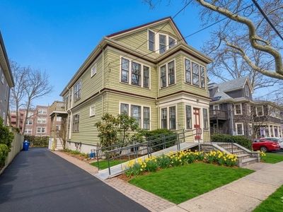 100 Beals St