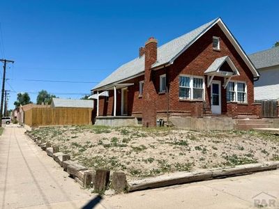 945 Elm St