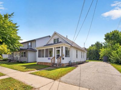423 W Mark St
