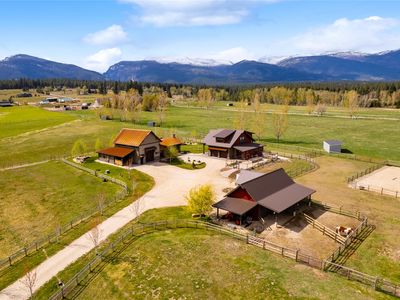 1447 Crowfoot Ln