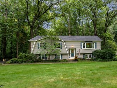 20 Edward Dr