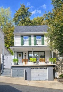 11 Van Tuyl Street