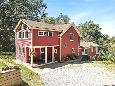 7 Bridle Path