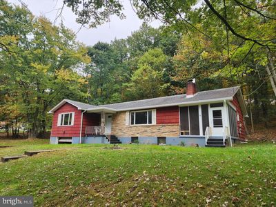 48 Johns Ln