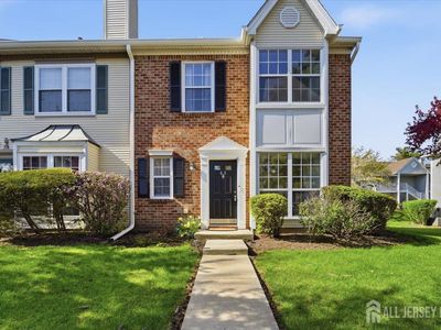 63 Amberly Ct