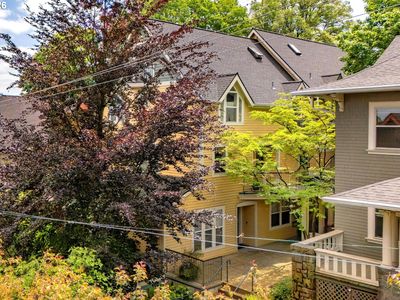 2372 NW Glisan St APT 6