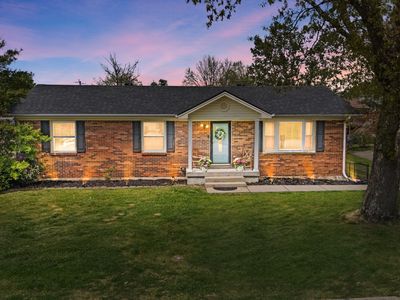 28 Churchill Dr