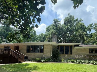 215 W Chester Dr