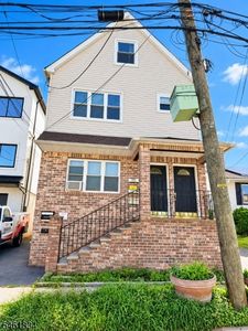 1112 Virginia St