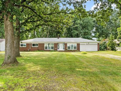 827 W Ludwig Rd