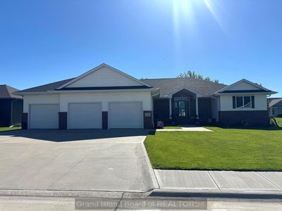 621 Redwood Rd