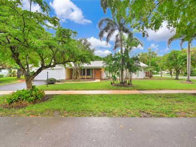 600 Petunia Dr