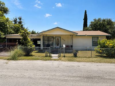 Property at 300 Barton Ave, Del Rio, TX