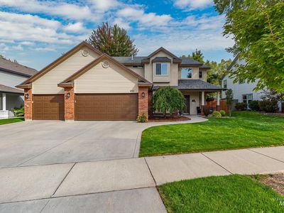 492 E Ridge Dr
