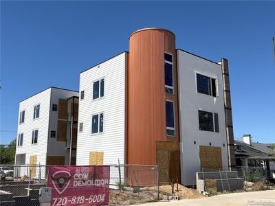 2479 S Broadway