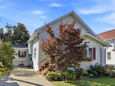 20 Lyndhurst Ave