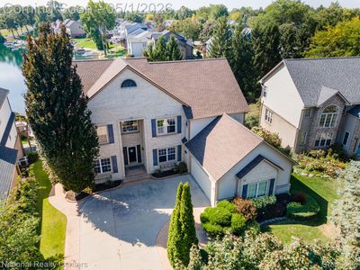 542 Bay Pointe Dr