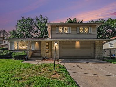906 N Rainbow Dr