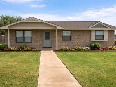 1601 NW George Horton Blvd