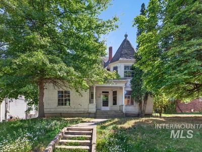 310 S Van Buren St