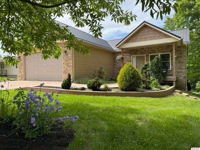 691 Greenbriar Cir