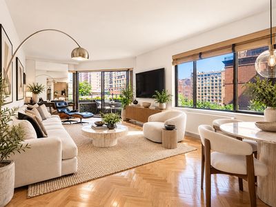 300 E 95th St APT 5A