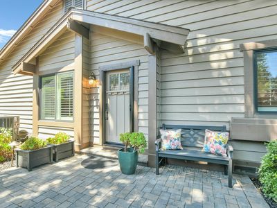 215 Charter Oak Cir