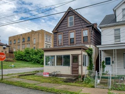 625 Walnut St
