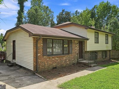 8423 Magnolia Dr