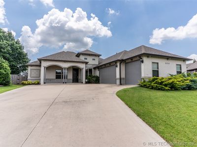 2523 W New Orleans Pl
