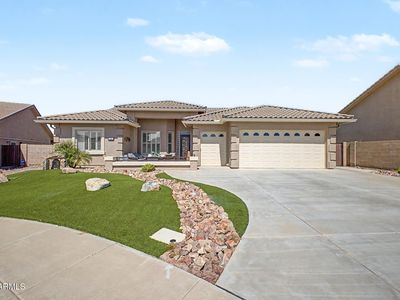2758 S ROYAL WOOD Circle