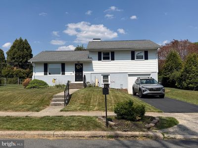 108 Center Ln
